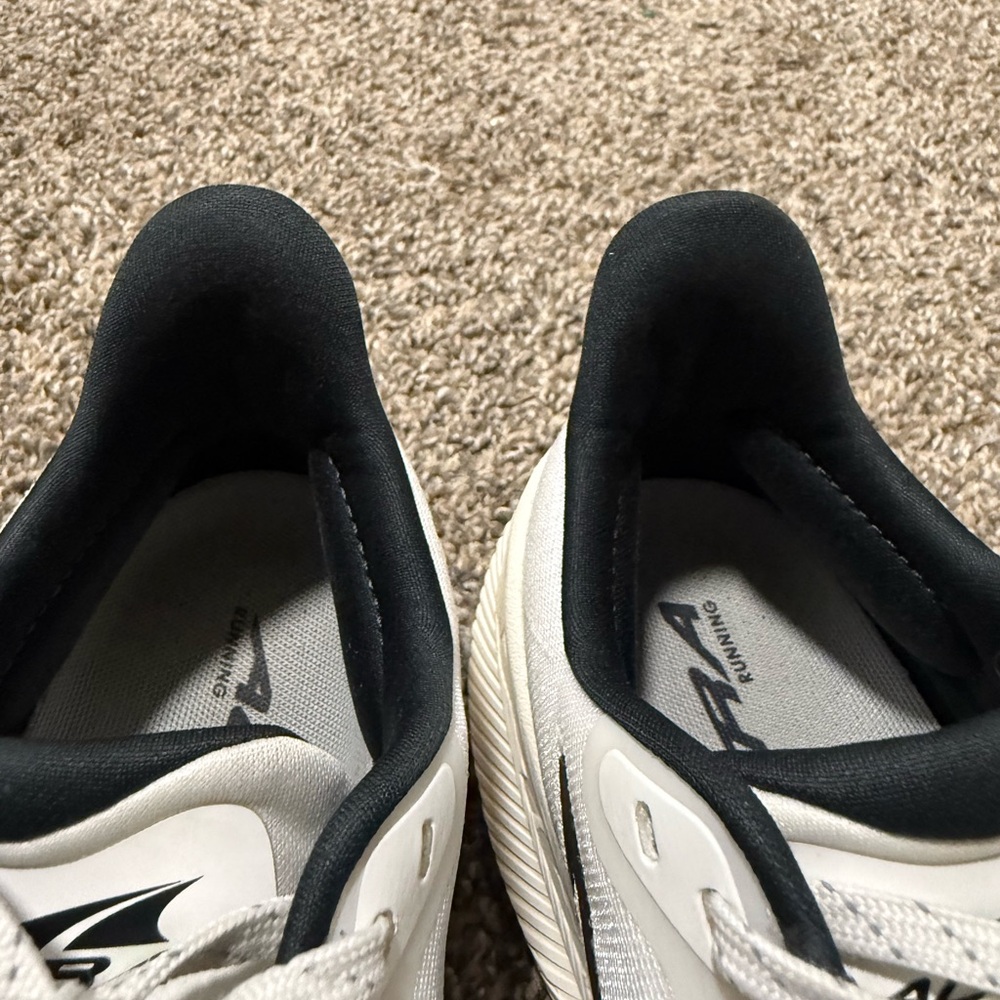 Altra Experience Flow Women's Cream Athletic Shoes - Picture 10 of 11